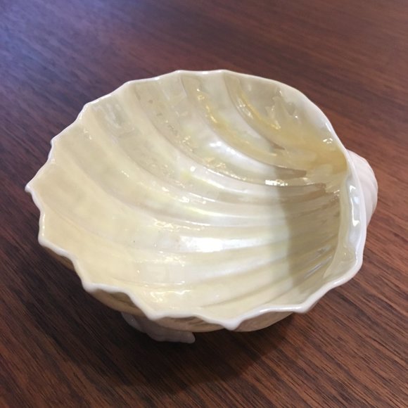 COPY - VINTAGE BELLEEK GREEN STAMP EGG SHELL PORCELAIN BOWL - Picture 2 of 4